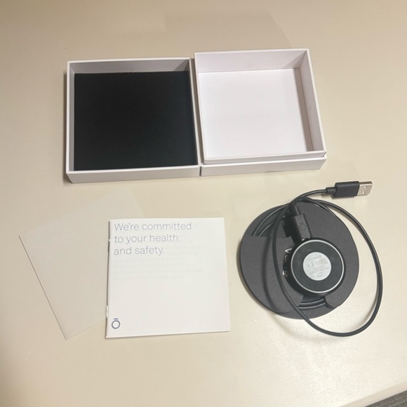 Oura Ring Gen 3 Heritage Gold with box and charger! 🔌 - Picture 3 of 13